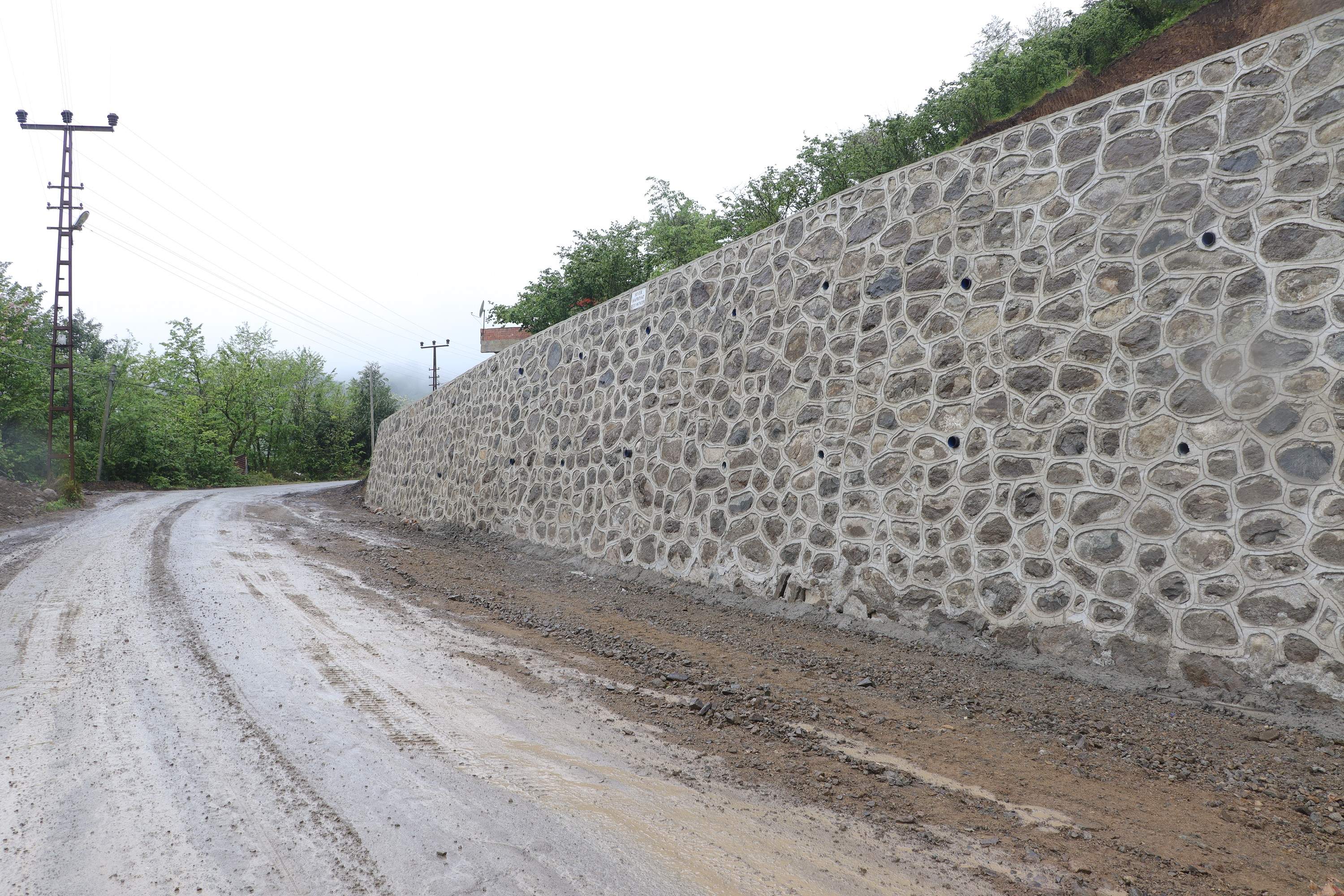 PERŞEMBE’DE YOLLAR GENİŞLETİLİYOR